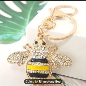 ✨3 FOR $28✨ 🆕️ BUMBLE BEE KEYCHAIN / HANDBAG CHARM - GOLD-TONE
